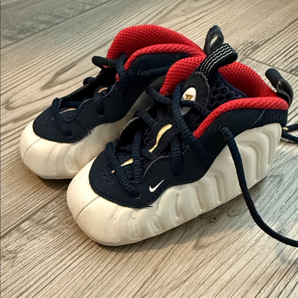 Nike Little Posite One Foamposites size 4 infant. Olympic red white and blue.